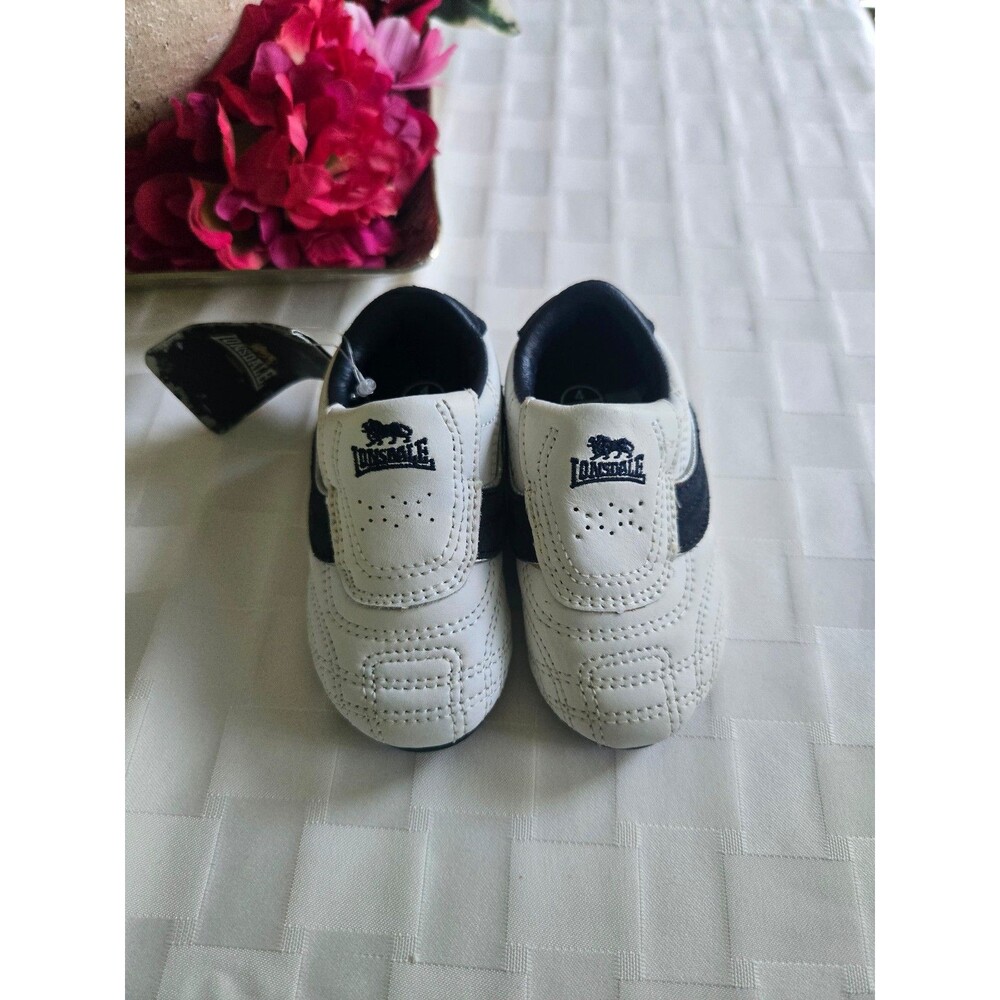 NEW lonsdale Kids sneakers Slip in White/Navy Size 4